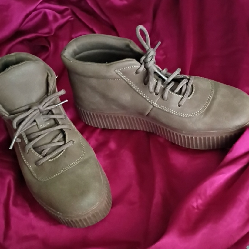 Brash Olive Green Platform Sneakers